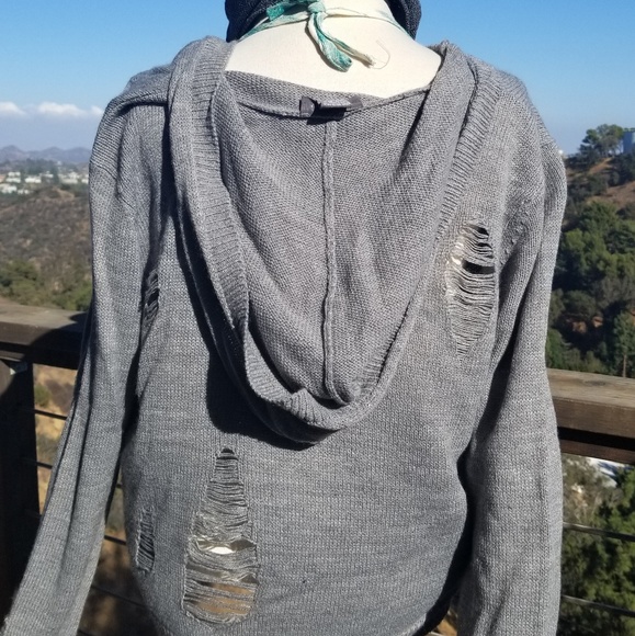 Distressed grey cardigan sweater - Picture 3 of 8